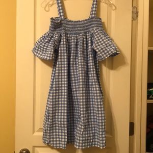 Gingham maternity dress.